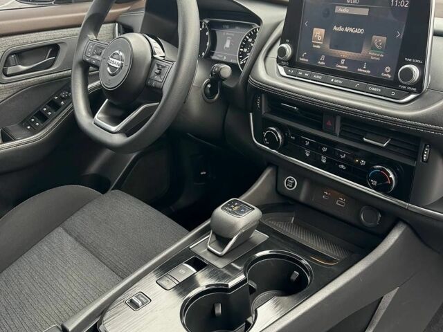 Черный Ниссан Rogue, объемом двигателя 2.5 л и пробегом 107 тыс. км за 19400 $, фото 14 на Automoto.ua