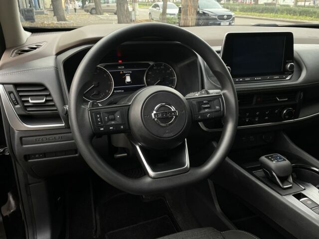 Черный Ниссан Rogue, объемом двигателя 2.5 л и пробегом 121 тыс. км за 19500 $, фото 14 на Automoto.ua