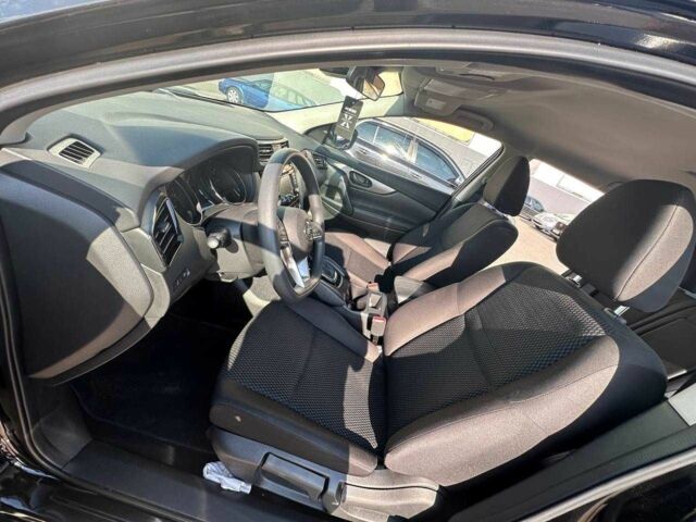 Чорний Ніссан Rogue, об'ємом двигуна 2 л та пробігом 55 тис. км за 15000 $, фото 6 на Automoto.ua