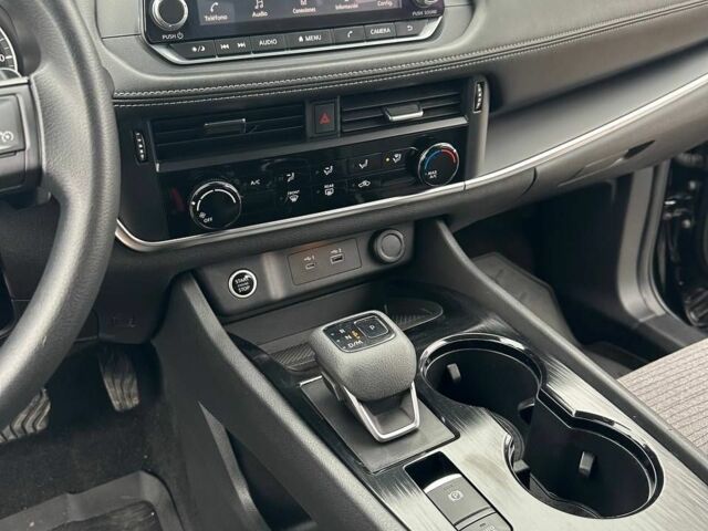 Черный Ниссан Rogue, объемом двигателя 2.5 л и пробегом 107 тыс. км за 19400 $, фото 17 на Automoto.ua