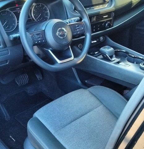 Чорний Ніссан Rogue, об'ємом двигуна 0 л та пробігом 120 тис. км за 20000 $, фото 3 на Automoto.ua