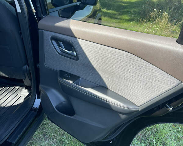 Черный Ниссан Rogue, объемом двигателя 2.49 л и пробегом 110 тыс. км за 21500 $, фото 18 на Automoto.ua