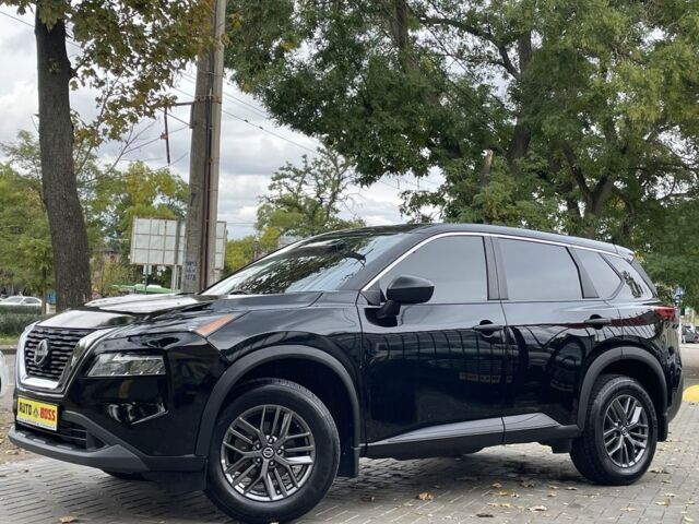 Черный Ниссан Rogue, объемом двигателя 2.5 л и пробегом 121 тыс. км за 19500 $, фото 1 на Automoto.ua