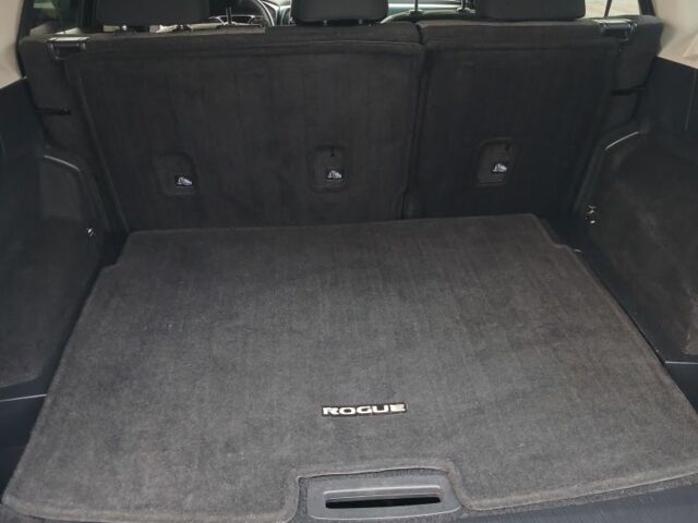 Черный Ниссан Rogue, объемом двигателя 0 л и пробегом 180 тыс. км за 18750 $, фото 12 на Automoto.ua