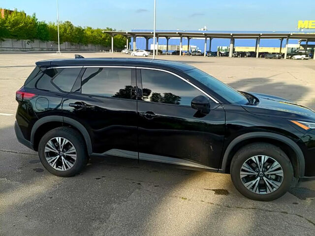 Черный Ниссан Rogue, объемом двигателя 2.5 л и пробегом 136 тыс. км за 20700 $, фото 2 на Automoto.ua