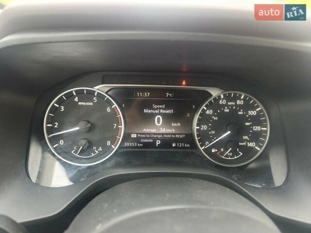 Черный Ниссан Rogue, объемом двигателя 1.5 л и пробегом 39 тыс. км за 21800 $, фото 2 на Automoto.ua