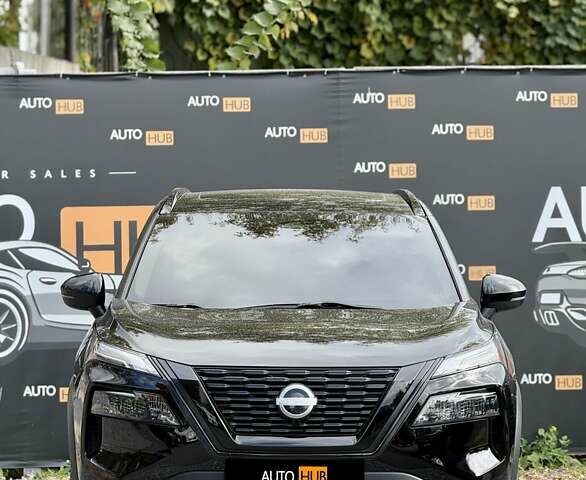 Черный Ниссан Rogue, объемом двигателя 1.5 л и пробегом 136 тыс. км за 23500 $, фото 1 на Automoto.ua