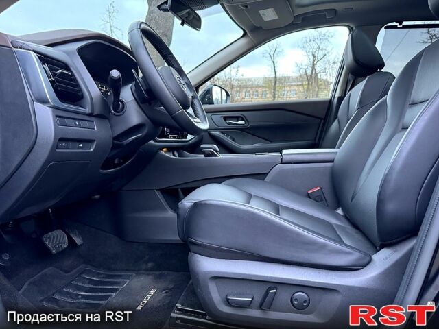 Чорний Ніссан Rogue, об'ємом двигуна 1.5 л та пробігом 81 тис. км за 23999 $, фото 4 на Automoto.ua
