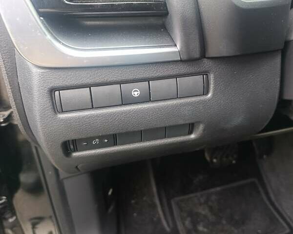 Черный Ниссан Rogue, объемом двигателя 1.5 л и пробегом 39 тыс. км за 21800 $, фото 5 на Automoto.ua