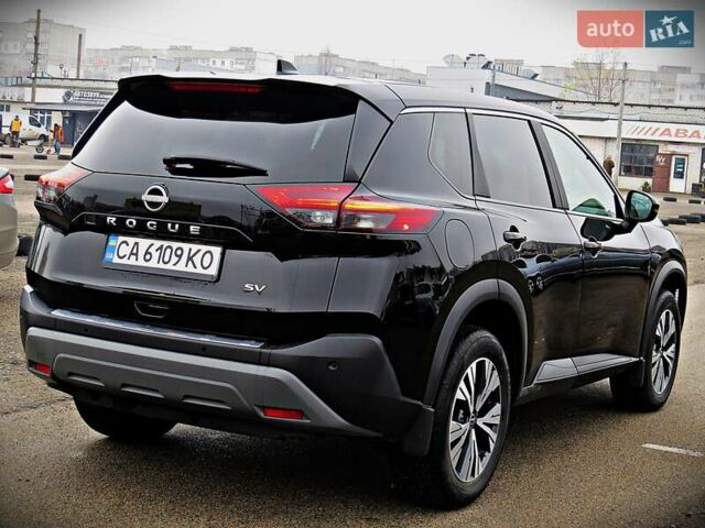 Черный Ниссан Rogue, объемом двигателя 1.5 л и пробегом 30 тыс. км за 19800 $, фото 2 на Automoto.ua