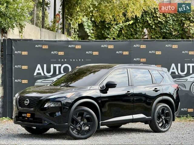 Черный Ниссан Rogue, объемом двигателя 1.5 л и пробегом 136 тыс. км за 23500 $, фото 2 на Automoto.ua