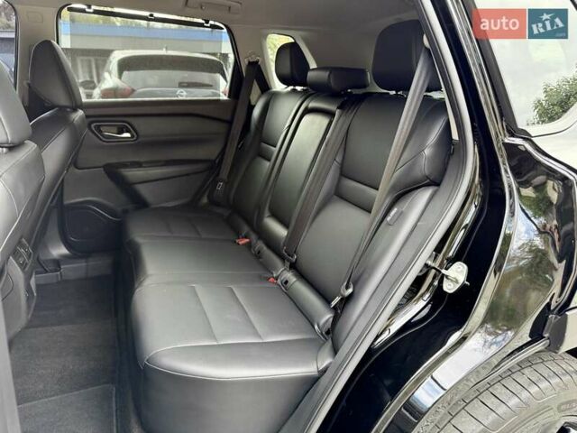 Черный Ниссан Rogue, объемом двигателя 1.5 л и пробегом 136 тыс. км за 23500 $, фото 7 на Automoto.ua