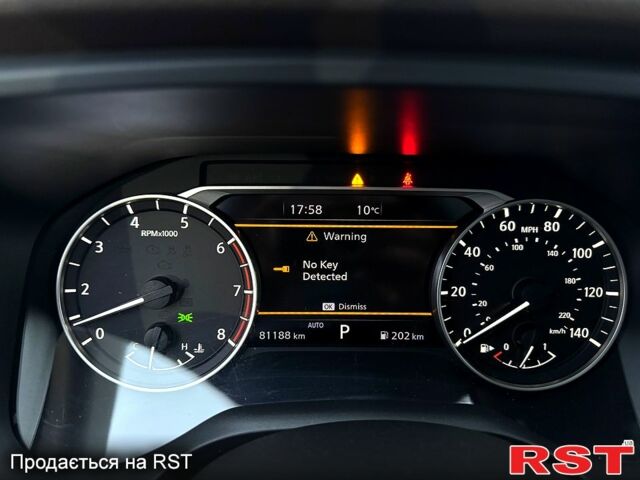 Чорний Ніссан Rogue, об'ємом двигуна 1.5 л та пробігом 81 тис. км за 23999 $, фото 6 на Automoto.ua