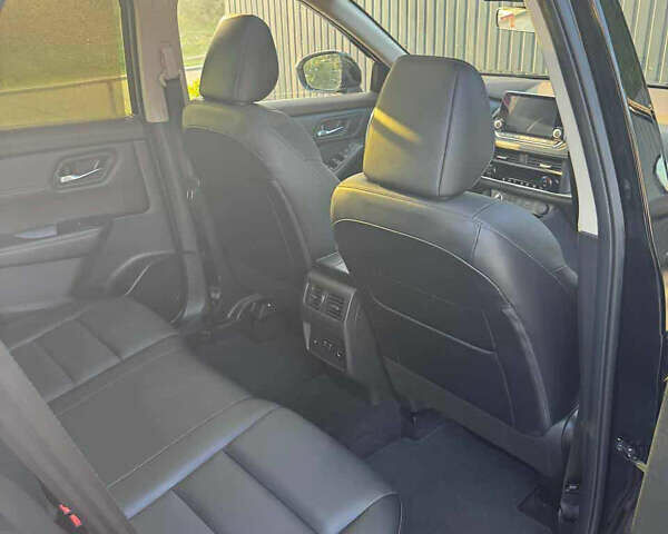 Черный Ниссан Rogue, объемом двигателя 1.5 л и пробегом 47 тыс. км за 24400 $, фото 18 на Automoto.ua