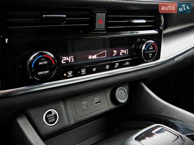 Черный Ниссан Rogue, объемом двигателя 1.5 л и пробегом 30 тыс. км за 19800 $, фото 15 на Automoto.ua