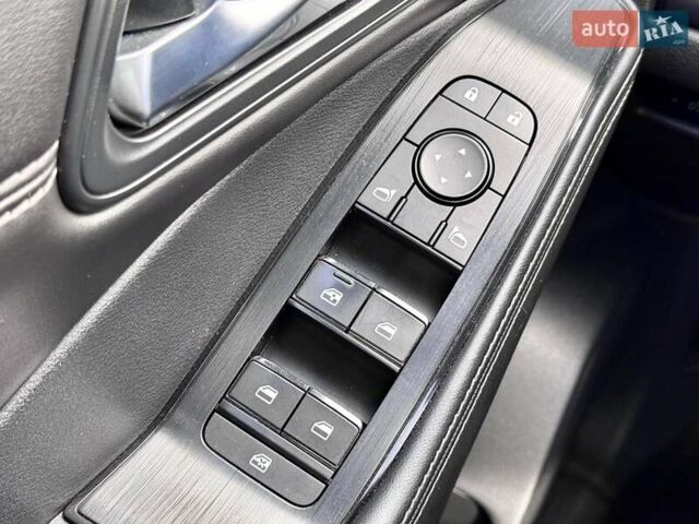 Черный Ниссан Rogue, объемом двигателя 1.5 л и пробегом 136 тыс. км за 23500 $, фото 19 на Automoto.ua