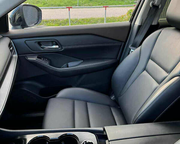 Черный Ниссан Rogue, объемом двигателя 1.5 л и пробегом 47 тыс. км за 24400 $, фото 7 на Automoto.ua