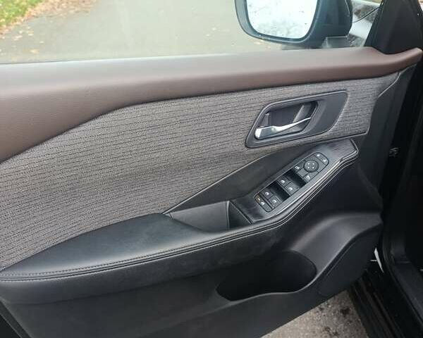 Черный Ниссан Rogue, объемом двигателя 1.5 л и пробегом 39 тыс. км за 21800 $, фото 6 на Automoto.ua