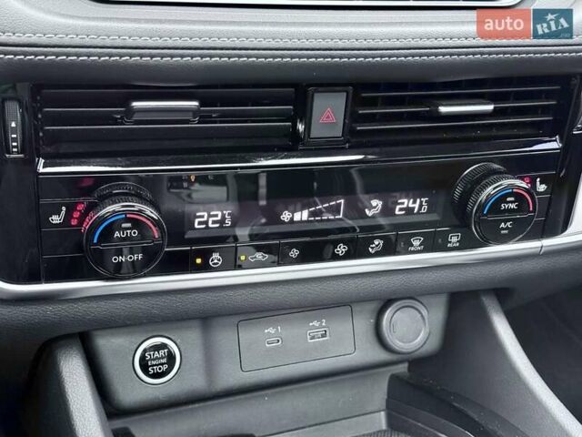 Черный Ниссан Rogue, объемом двигателя 1.5 л и пробегом 136 тыс. км за 23500 $, фото 15 на Automoto.ua