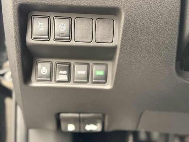 Черный Ниссан Rogue, объемом двигателя 2 л и пробегом 30 тыс. км за 17600 $, фото 7 на Automoto.ua