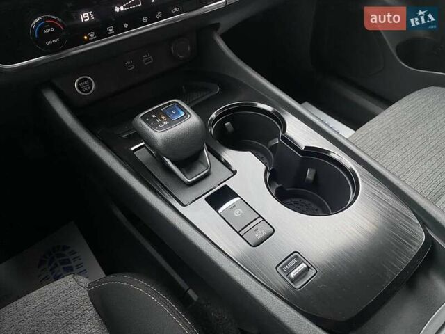 Чорний Ніссан Rogue, об'ємом двигуна 1.5 л та пробігом 113 тис. км за 24400 $, фото 15 на Automoto.ua