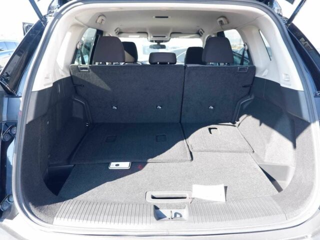 Чорний Ніссан Rogue, об'ємом двигуна 1.5 л та пробігом 5 тис. км за 18000 $, фото 9 на Automoto.ua