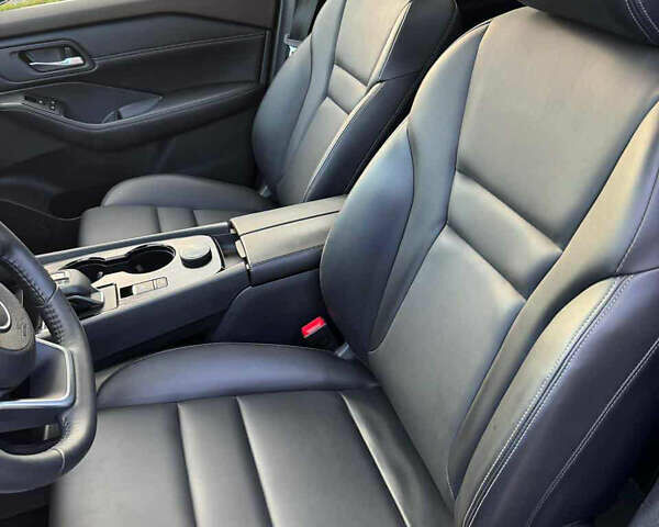 Черный Ниссан Rogue, объемом двигателя 1.5 л и пробегом 47 тыс. км за 24400 $, фото 5 на Automoto.ua