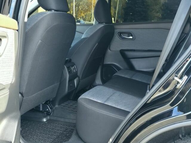 Чорний Ніссан Rogue, об'ємом двигуна 1.5 л та пробігом 30 тис. км за 539 $, фото 16 на Automoto.ua