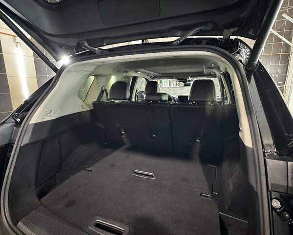 Черный Ниссан Rogue, объемом двигателя 1.5 л и пробегом 49 тыс. км за 26500 $, фото 12 на Automoto.ua