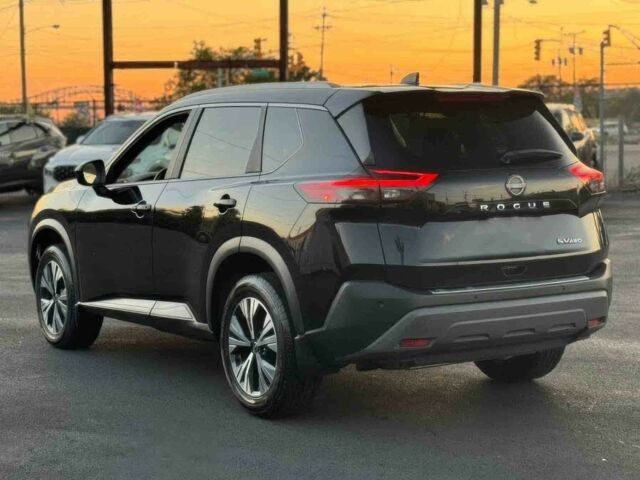 Черный Ниссан Rogue, объемом двигателя 1.5 л и пробегом 29 тыс. км за 11300 $, фото 3 на Automoto.ua