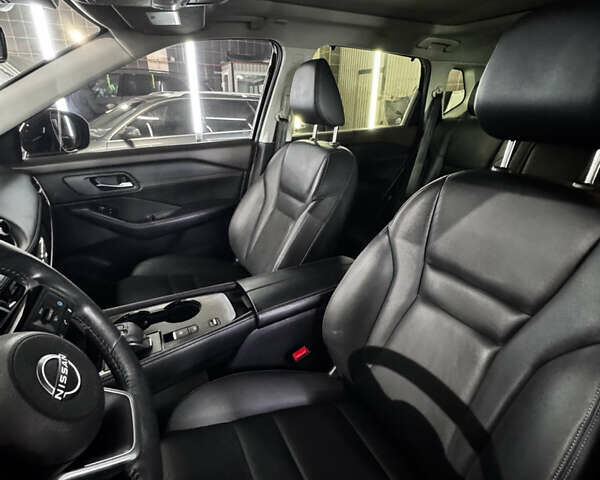 Черный Ниссан Rogue, объемом двигателя 1.5 л и пробегом 49 тыс. км за 26500 $, фото 9 на Automoto.ua