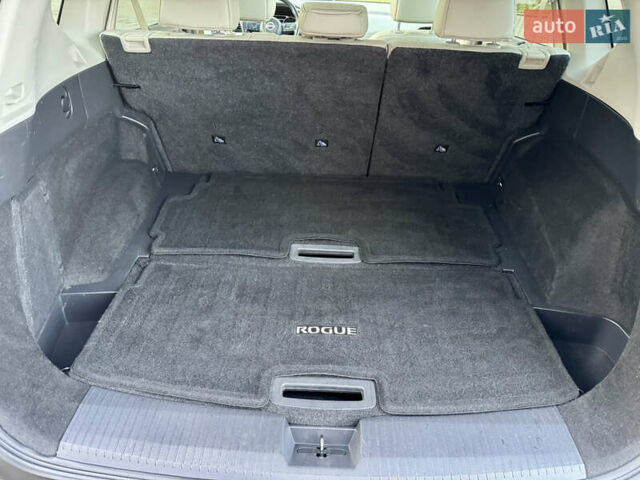 Черный Ниссан Rogue, объемом двигателя 1.5 л и пробегом 90 тыс. км за 22200 $, фото 37 на Automoto.ua