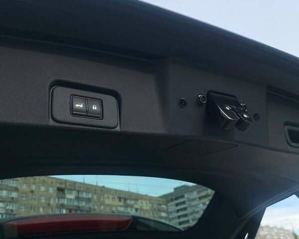 Чорний Ніссан Rogue, об'ємом двигуна 1.5 л та пробігом 11 тис. км за 27900 $, фото 10 на Automoto.ua