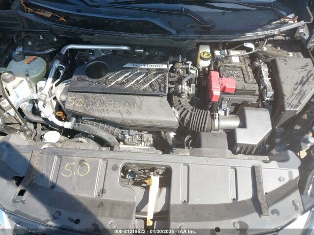 Чорний Ніссан Rogue, об'ємом двигуна 1.5 л та пробігом 45 тис. км за 14200 $, фото 10 на Automoto.ua