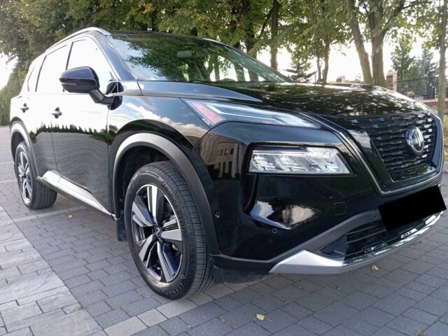 Чорний Ніссан Rogue, об'ємом двигуна 1.5 л та пробігом 11 тис. км за 21000 $, фото 2 на Automoto.ua