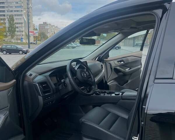 Чорний Ніссан Rogue, об'ємом двигуна 1.5 л та пробігом 11 тис. км за 27900 $, фото 6 на Automoto.ua