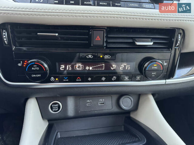 Черный Ниссан Rogue, объемом двигателя 1.5 л и пробегом 90 тыс. км за 22200 $, фото 22 на Automoto.ua