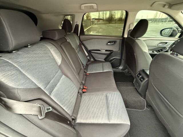 Черный Ниссан Rogue, объемом двигателя 1.5 л и пробегом 28 тыс. км за 20900 $, фото 10 на Automoto.ua