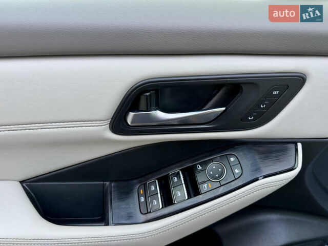 Черный Ниссан Rogue, объемом двигателя 1.5 л и пробегом 90 тыс. км за 22200 $, фото 41 на Automoto.ua