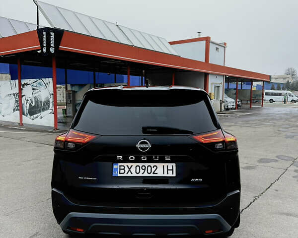 Чорний Ніссан Rogue, об'ємом двигуна 1.5 л та пробігом 84 тис. км за 22500 $, фото 2 на Automoto.ua