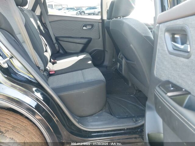 Чорний Ніссан Rogue, об'ємом двигуна 1.5 л та пробігом 45 тис. км за 14200 $, фото 9 на Automoto.ua