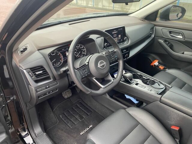 Чорний Ніссан Rogue, об'ємом двигуна 1.5 л та пробігом 31 тис. км за 25000 $, фото 5 на Automoto.ua