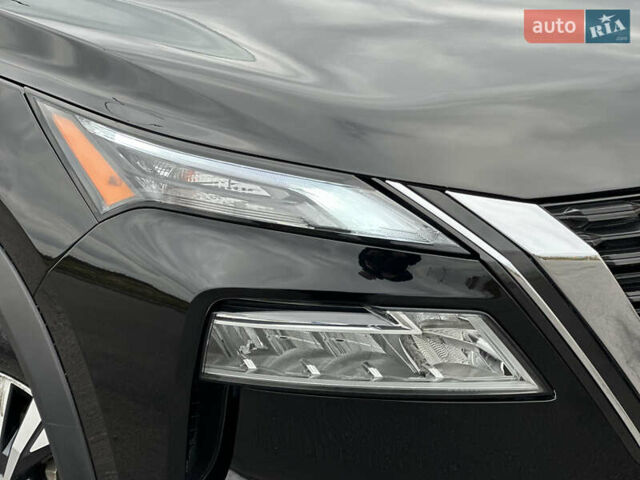 Черный Ниссан Rogue, объемом двигателя 1.5 л и пробегом 75 тыс. км за 22999 $, фото 12 на Automoto.ua