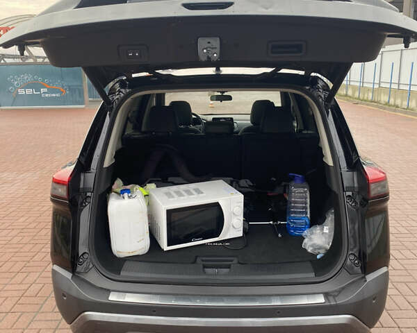 Чорний Ніссан Rogue, об'ємом двигуна 1.5 л та пробігом 31 тис. км за 25000 $, фото 12 на Automoto.ua