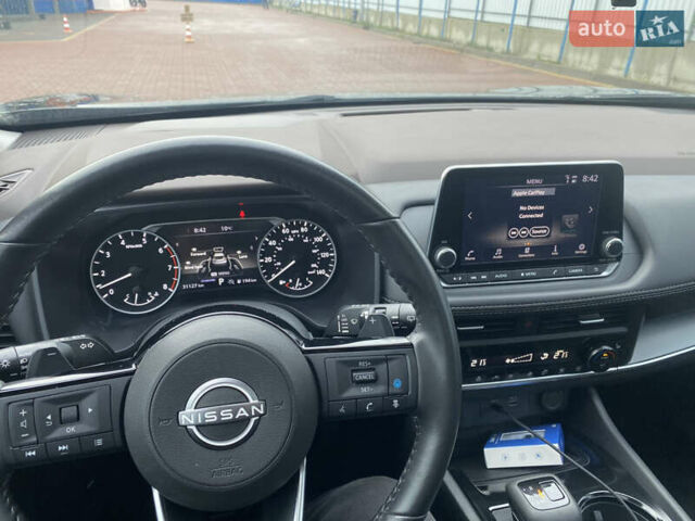 Чорний Ніссан Rogue, об'ємом двигуна 1.5 л та пробігом 31 тис. км за 25000 $, фото 5 на Automoto.ua