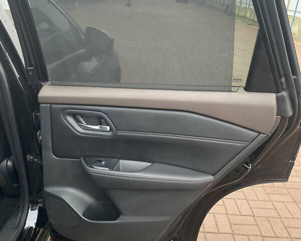 Чорний Ніссан Rogue, об'ємом двигуна 1.5 л та пробігом 31 тис. км за 25000 $, фото 9 на Automoto.ua