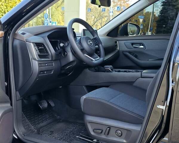 Черный Ниссан Rogue, объемом двигателя 1.5 л и пробегом 31 тыс. км за 22500 $, фото 22 на Automoto.ua