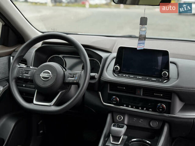 Черный Ниссан Rogue, объемом двигателя 1.5 л и пробегом 16 тыс. км за 23999 $, фото 16 на Automoto.ua