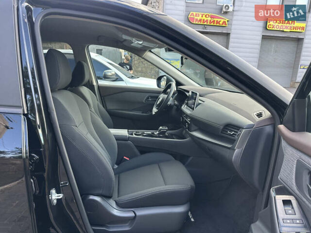 Черный Ниссан Rogue, объемом двигателя 1.5 л и пробегом 19 тыс. км за 24999 $, фото 21 на Automoto.ua