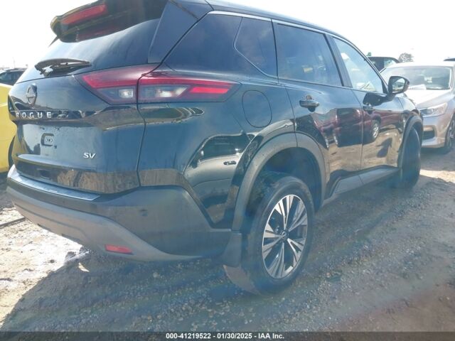 Чорний Ніссан Rogue, об'ємом двигуна 1.5 л та пробігом 45 тис. км за 14200 $, фото 5 на Automoto.ua